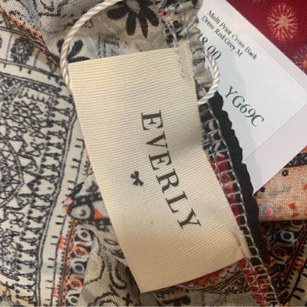 NWT Everly Multi print crisscross back dress with pockets - Picture 7 of 13